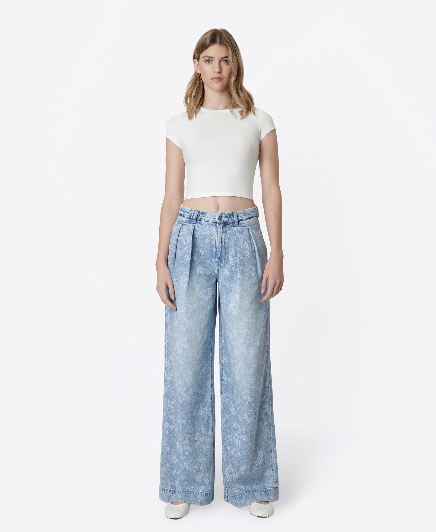 Front product images of Floral Print - Super High Rise Pleated Wide Leg Jeans